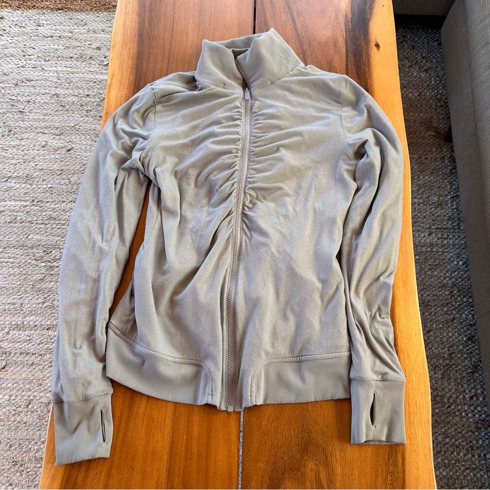 Lululemon Ruched Reversible Jacket - Picture 3 of 7